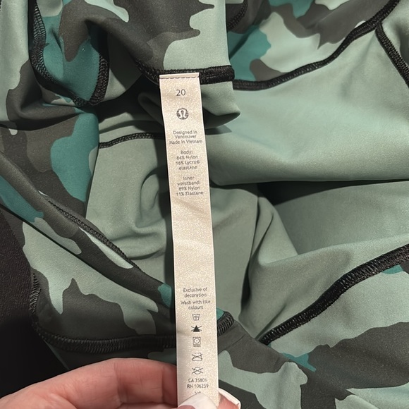 Lululemon Base Pace High-Rise Running Tight 25" - Picture 3 of 3